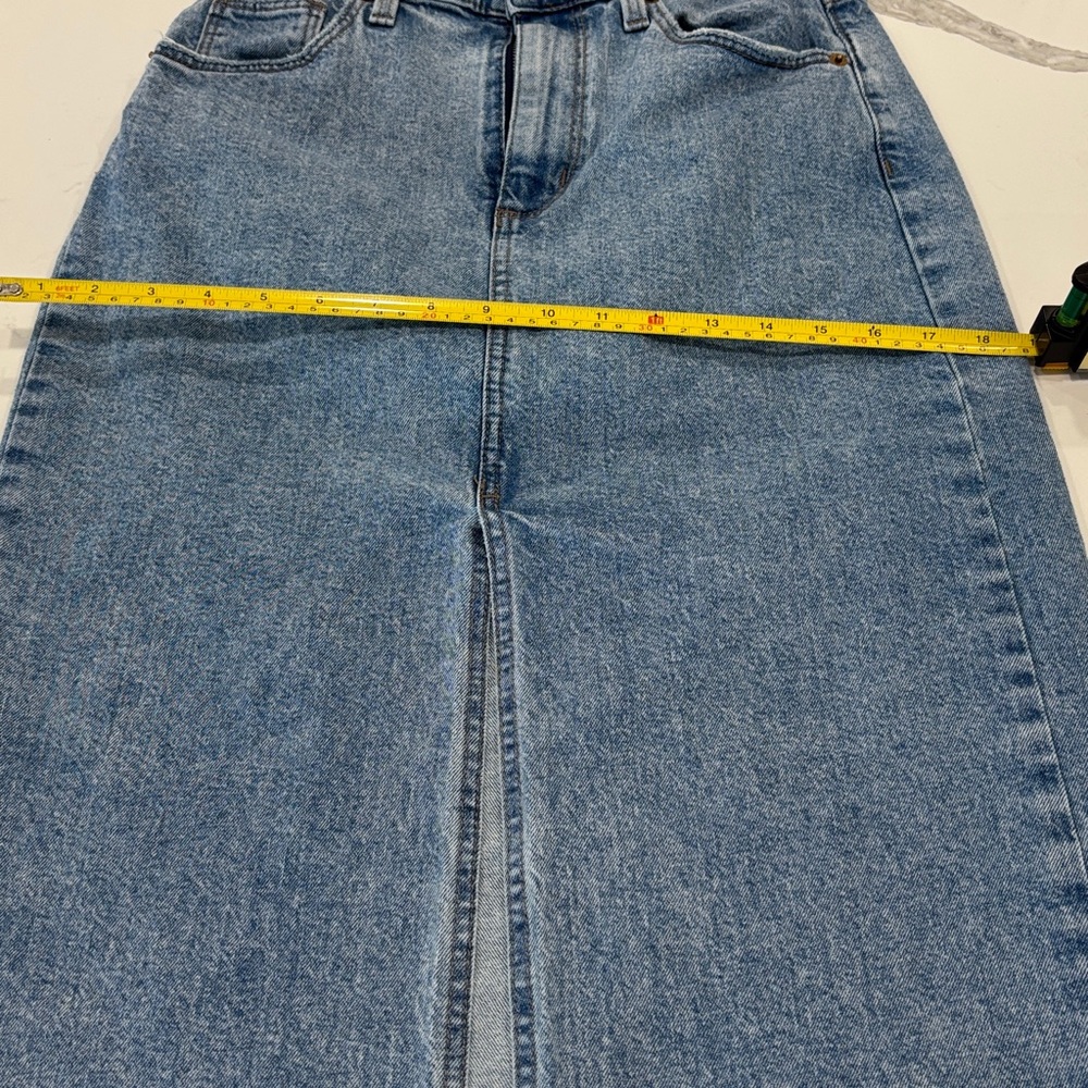 Universal Thread medium wash Blue‎ Denim Skirt women’s size 4 in great condition - Picture 5 of 8